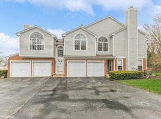 814 Kalamazoo Cir, Vernon Hills, IL 60061