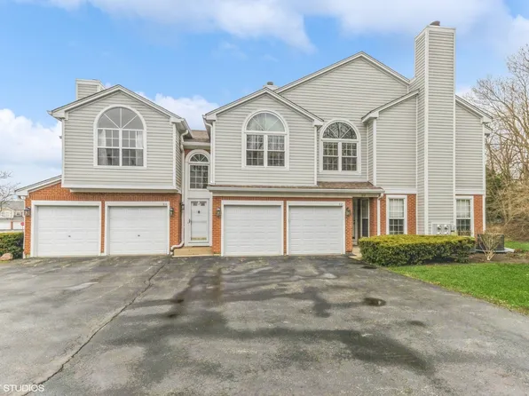 814 Kalamazoo Cir, Vernon Hills, IL 60061