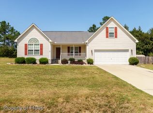 185 N Copper Creek Dr, Raeford, NC 28376