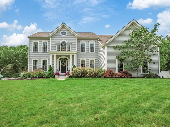 132 Hemmingway Pl, Wrentham, MA 02093