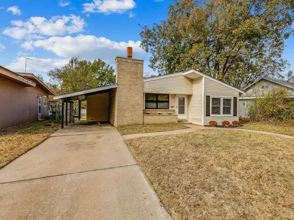 921 N 10th St, Arkansas City, KS 67005