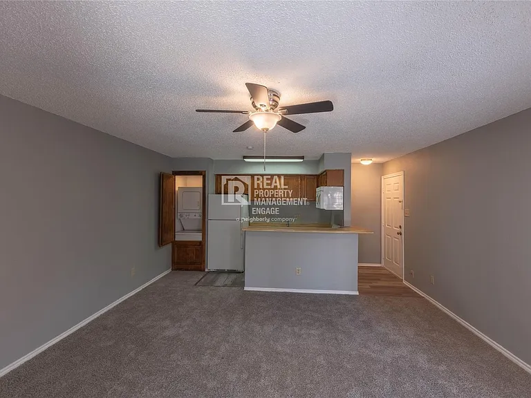 9805 Walnut St #305-C — Photo 7