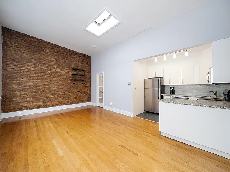 309 1st St #3A — Photo 5