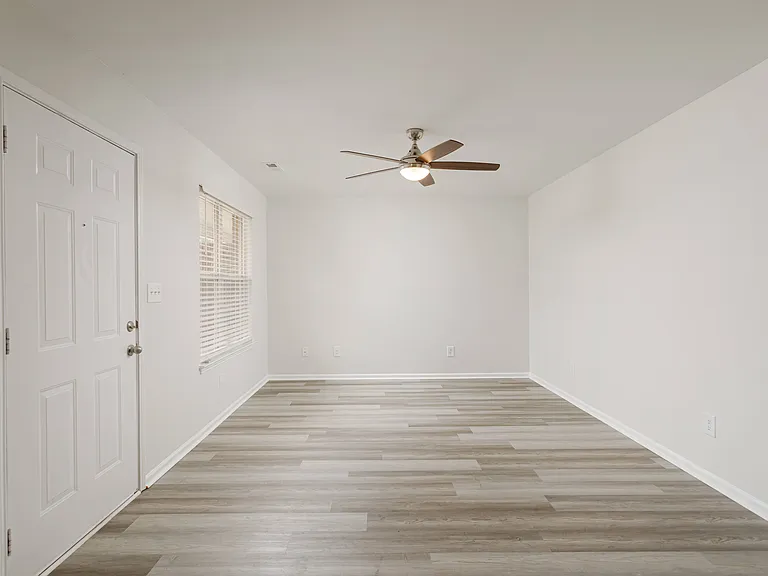 The Oakley at Spring Creek — Photo 26