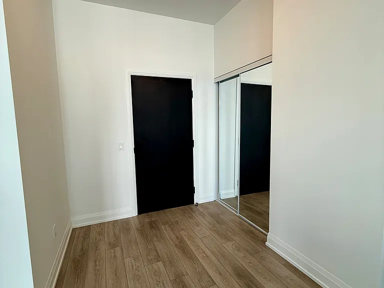 20 Soudan Ave #Penthouse 06 — Photo 13