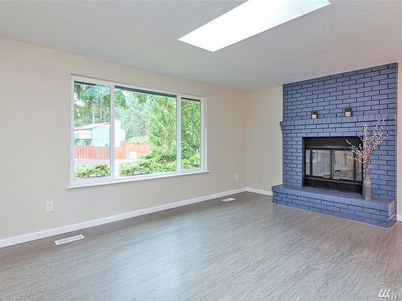 4th image of 9211 161st Street Ct E