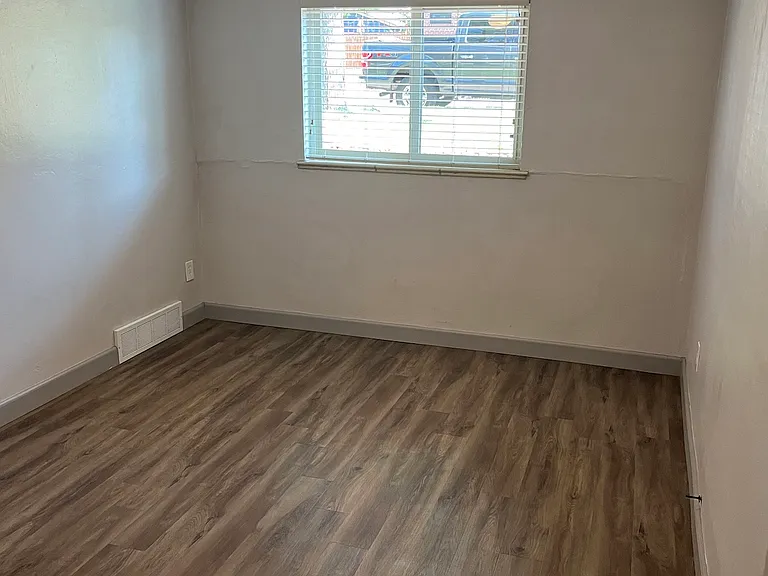 1589 N Utica St — Photo 12