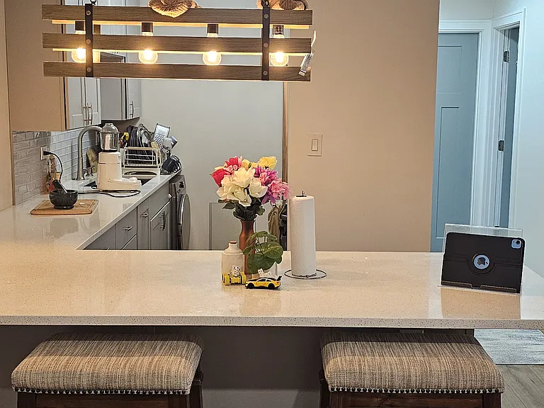 1160 Valley Ln #4-206 — Photo 1
