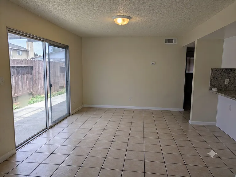 7462 Della Cir — Photo 5