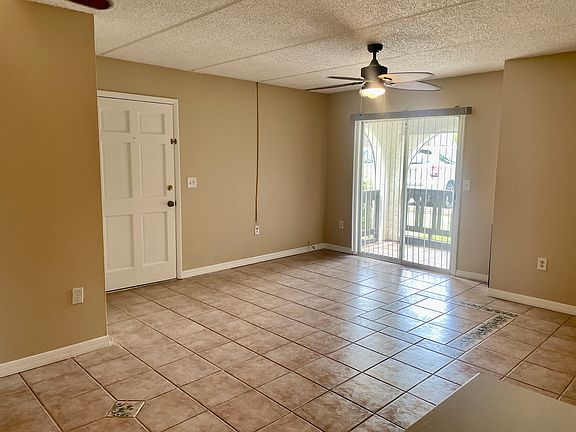 3rd image of 360 N Bayshore Blvd APT 101