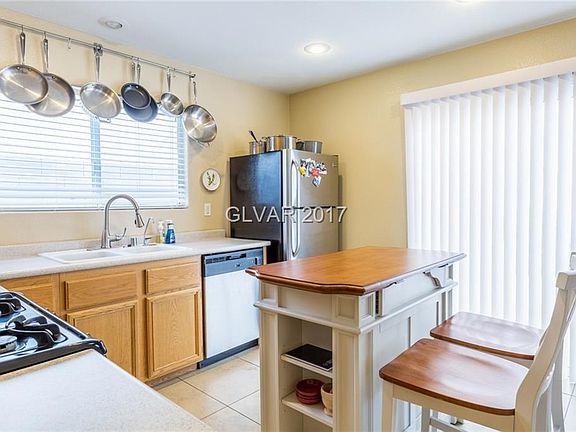 4th image of 680 Columbia Pike Ave