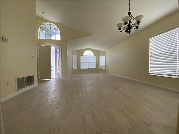3rd image of 11030 Crystal Glen Blvd
