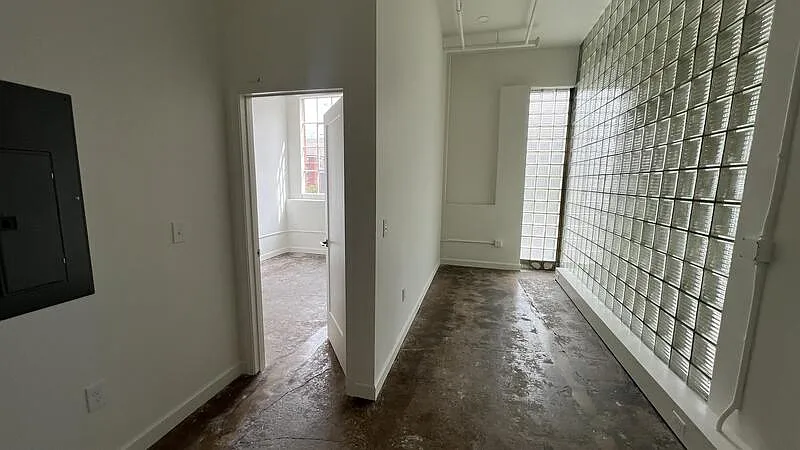 1 bed, 1.0 bath, 698 sqft, $1,145 — Photo 4