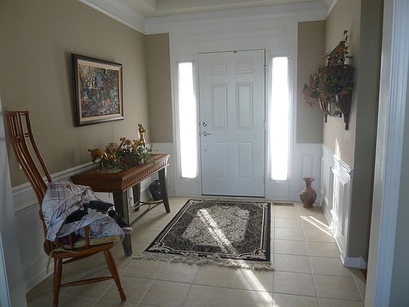 2nd image of 612 Lincoln Cir