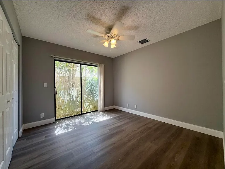 432 Ashwood Pl — Photo 38