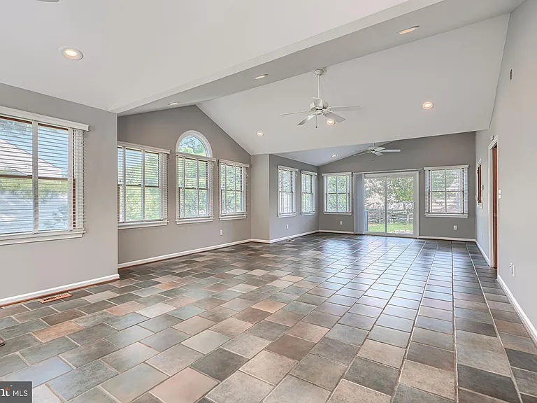 8301 Whitebark Ct — Photo 23