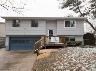 213 Warrington St, Lansing, MI 48911