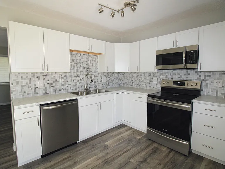 1529 Texas Dr — Photo 19