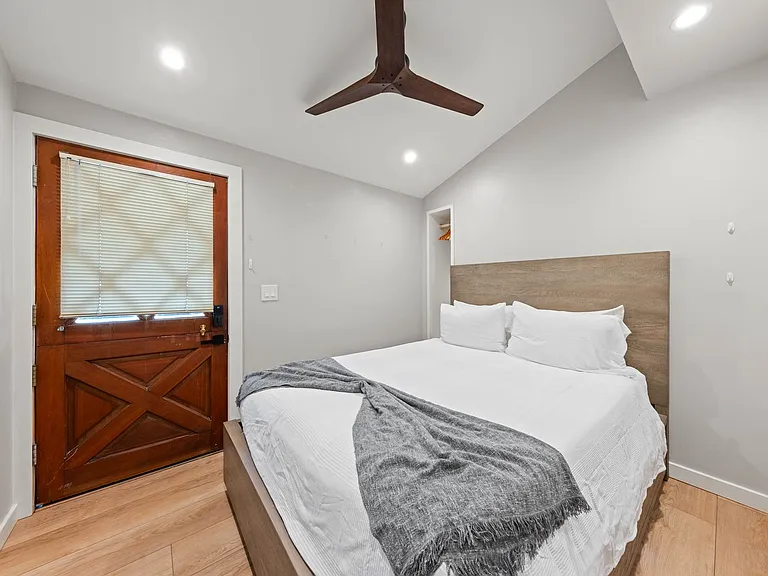 7610 N Lake Blvd #30 — Photo 13