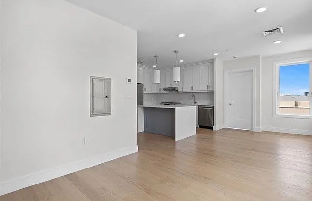 301 Border St #601 — Photo 13