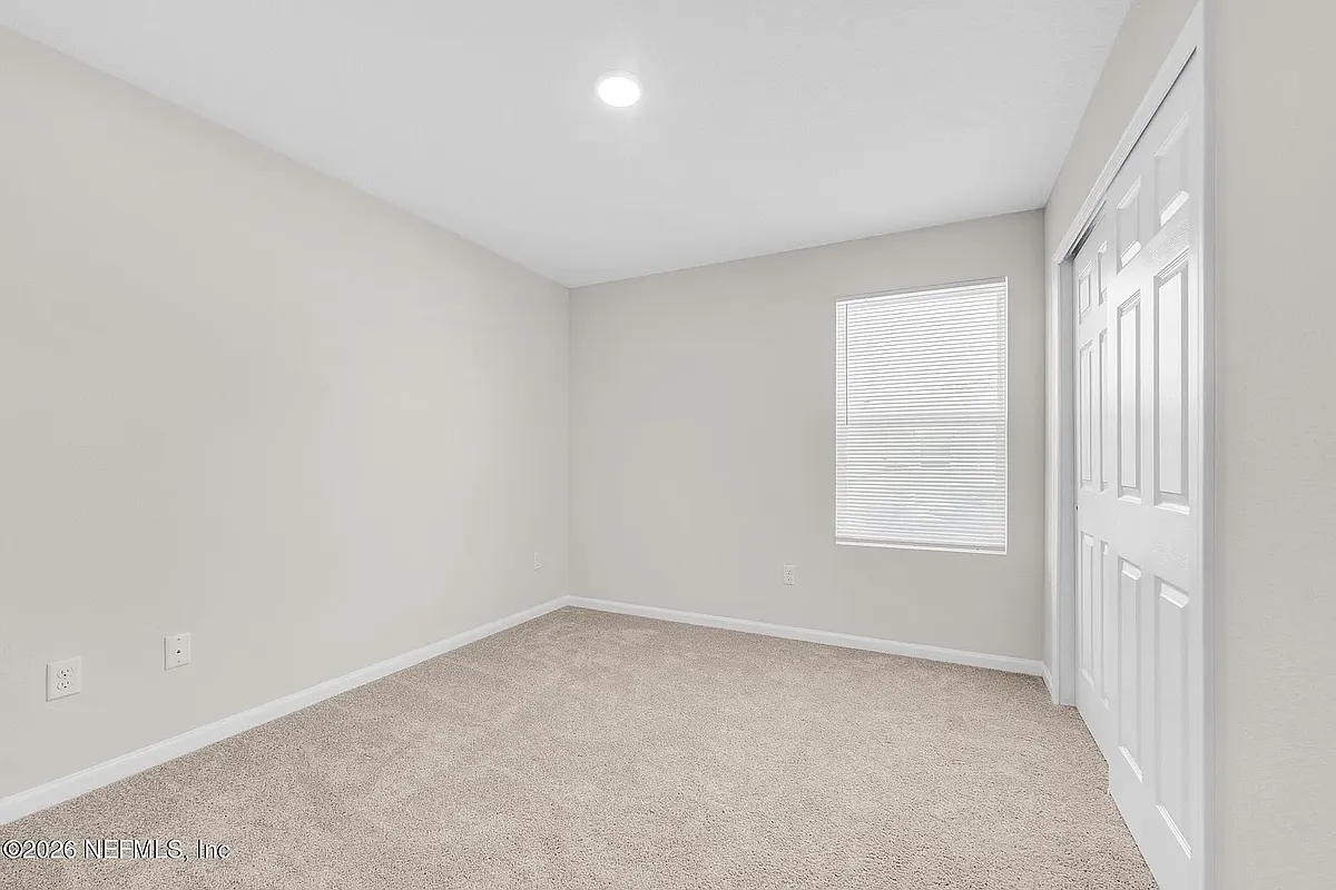 Upstairs Bedroom for rent - 7720 Dandy Ave