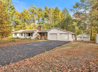 14 Crooked Ledge Rd, Southampton, MA 01073