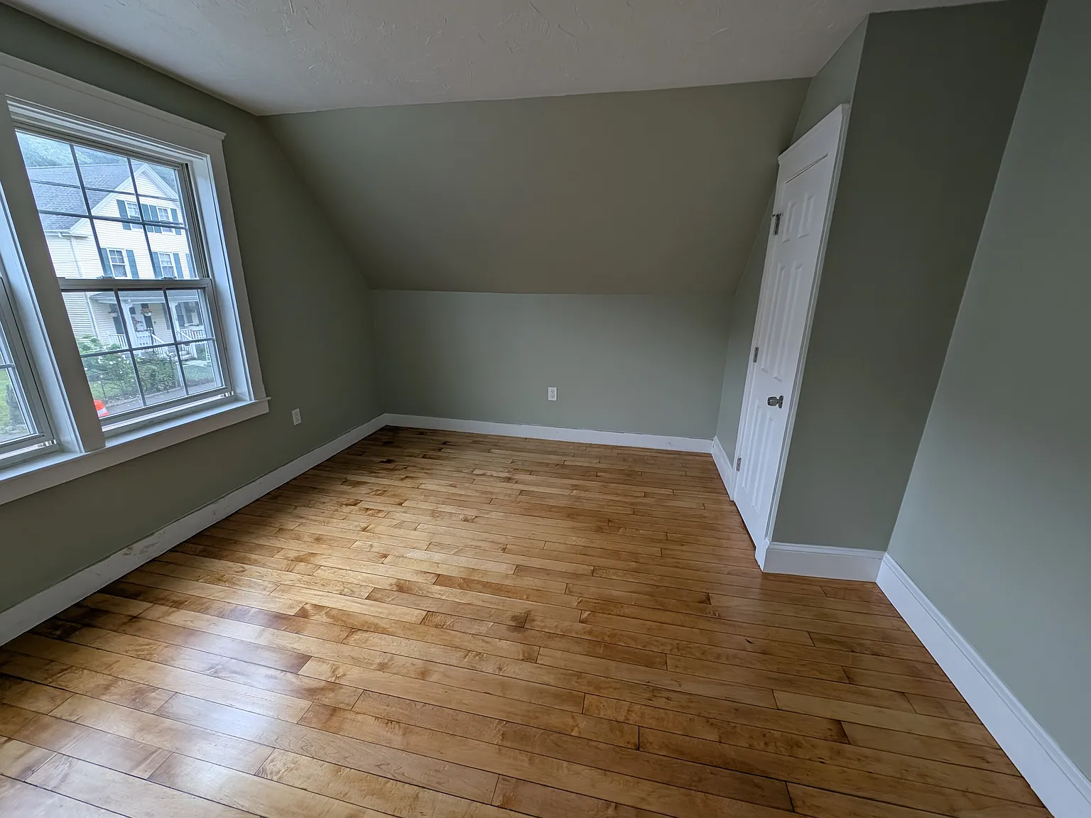 3 bed, 1000 sqft, $2,650 — Photo 4