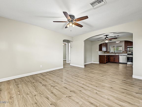 5th image of 602 W CHIPMAN Road