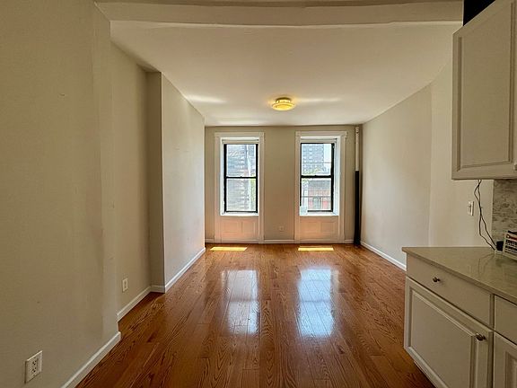 2nd image of 349 W 44th St APT 5