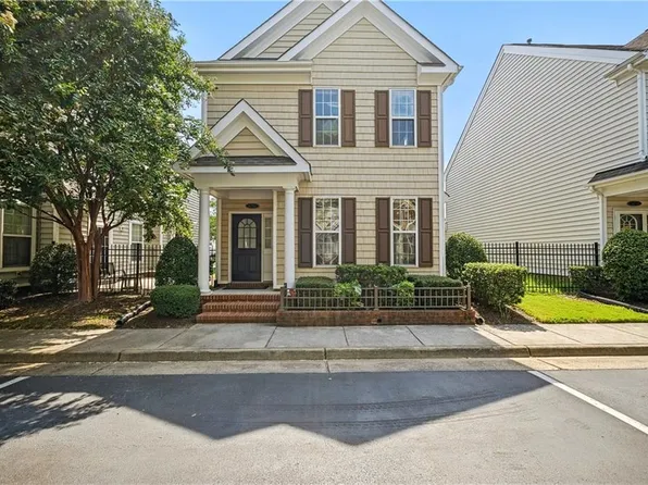 8236 Lee Hall Ave, Suffolk, VA 23435