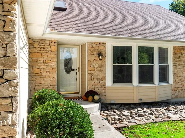 10003 N Charlotte St, Kansas City, MO 64155