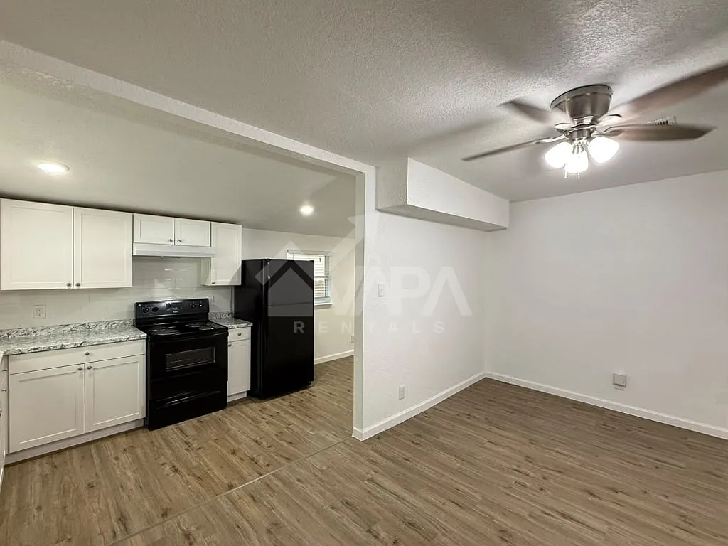 3 bed, 1435 sqft, $1,800 — Photo 3