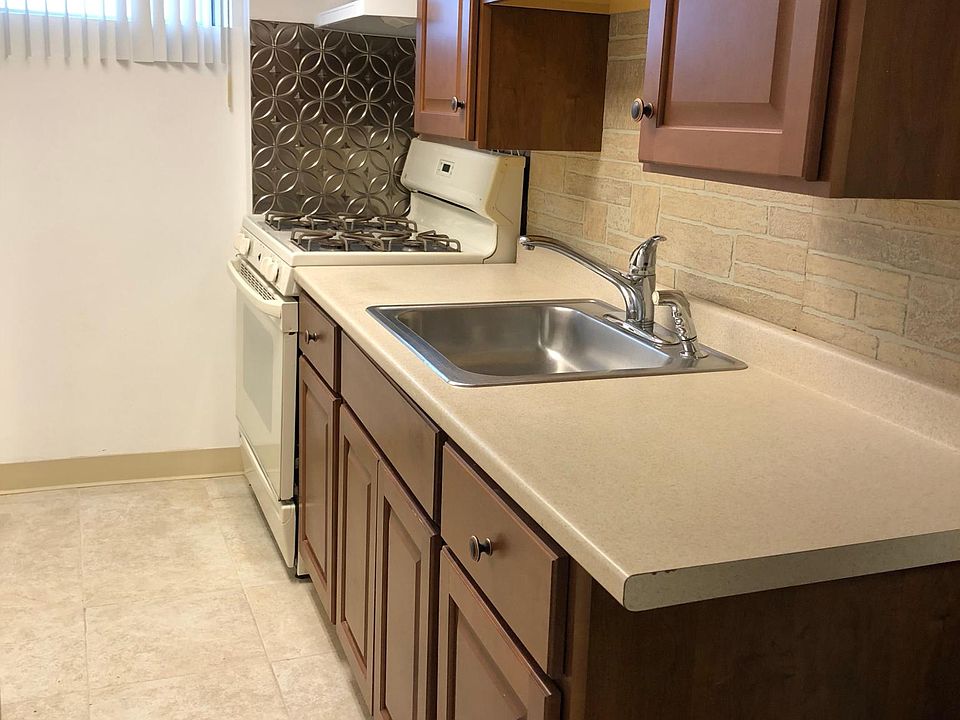 1st image of 271 Logan Ave