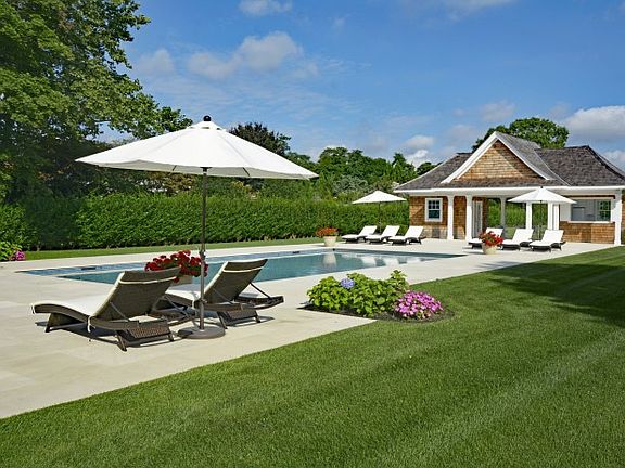 4th image of 70 Quogue St