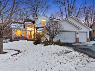 8030 Woodhill Dr, Rockford, MN 55373