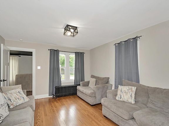5th image of 2729 New York Ave