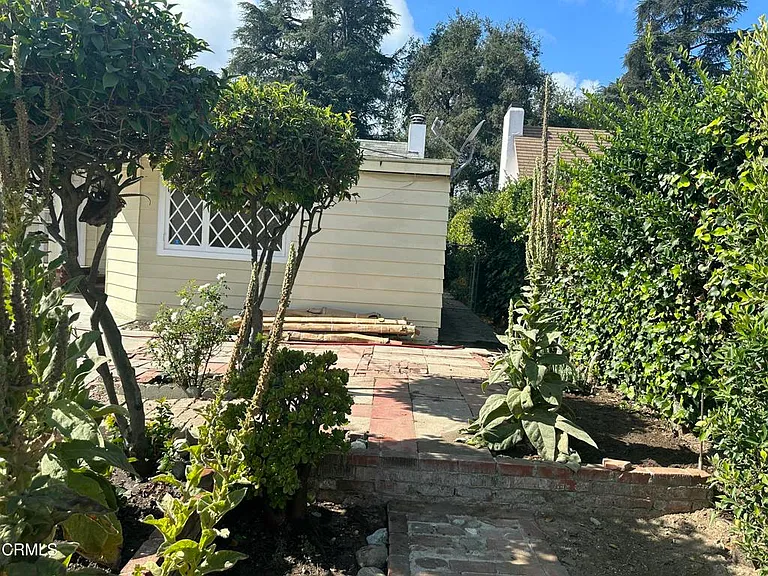 2122 Navarro Ave — Photo 29
