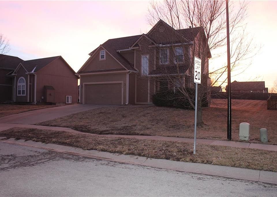 1st image of 4412 N 121st Ter