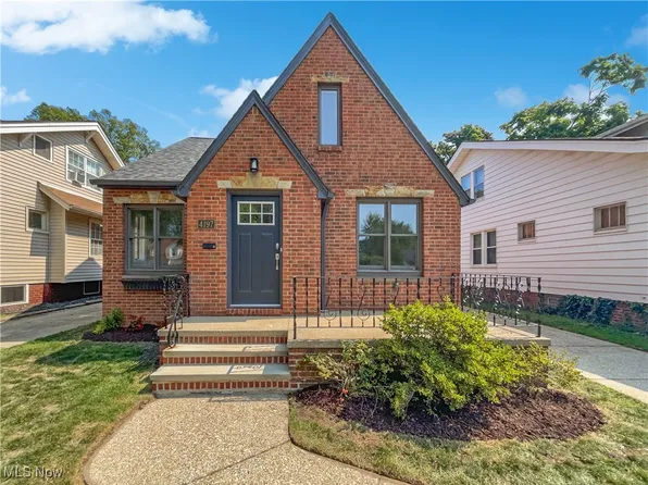 4197 W 212th St, Fairview Park, OH 44126