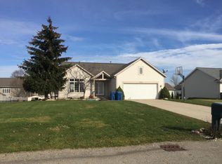 2551 Cedar Lake Dr, Jenison, MI 49428