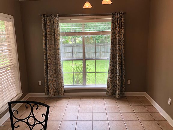 3rd image of 14330 Carriage Cir