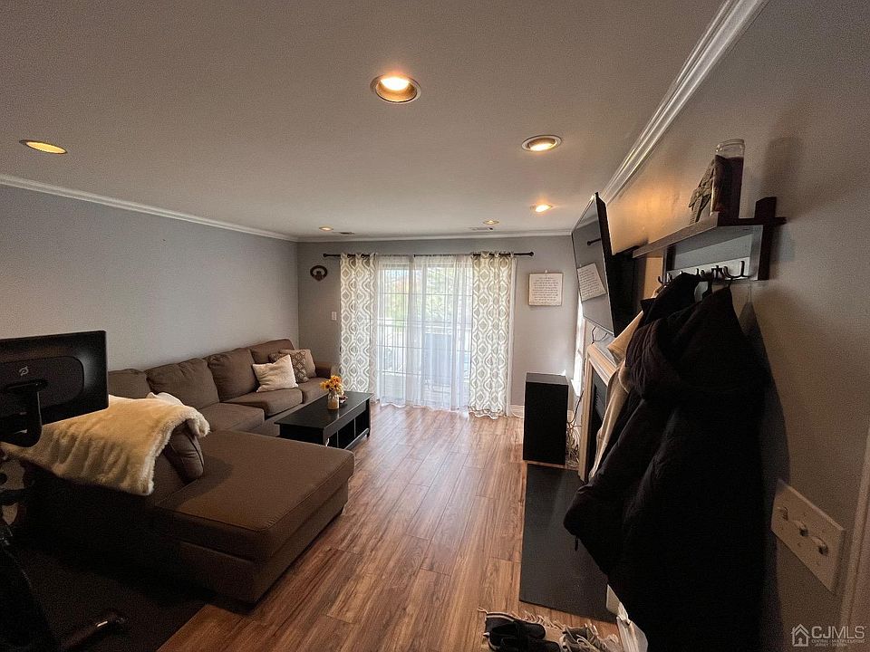 357 Crosspointe Dr, East Brunswick, NJ 08816 Zillow