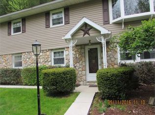 1868 Sugar Run Rd, Mill Hall, PA 17751