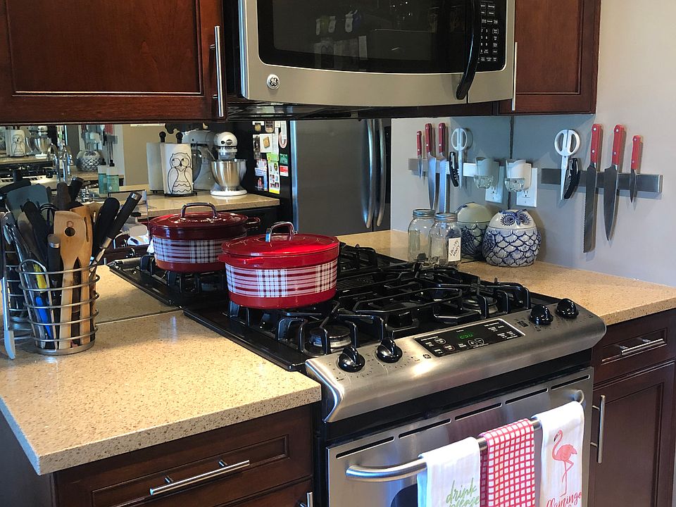 1st image of 1296 Rockland Ave APT 2F
