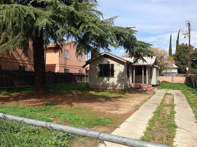 1st image of 3267 E Clay Ave