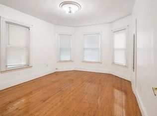 52 Calumet St, Roxbury, MA 02120