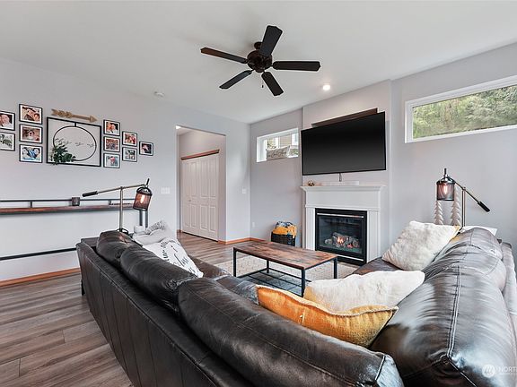 5th image of 2404 Chateau Drive