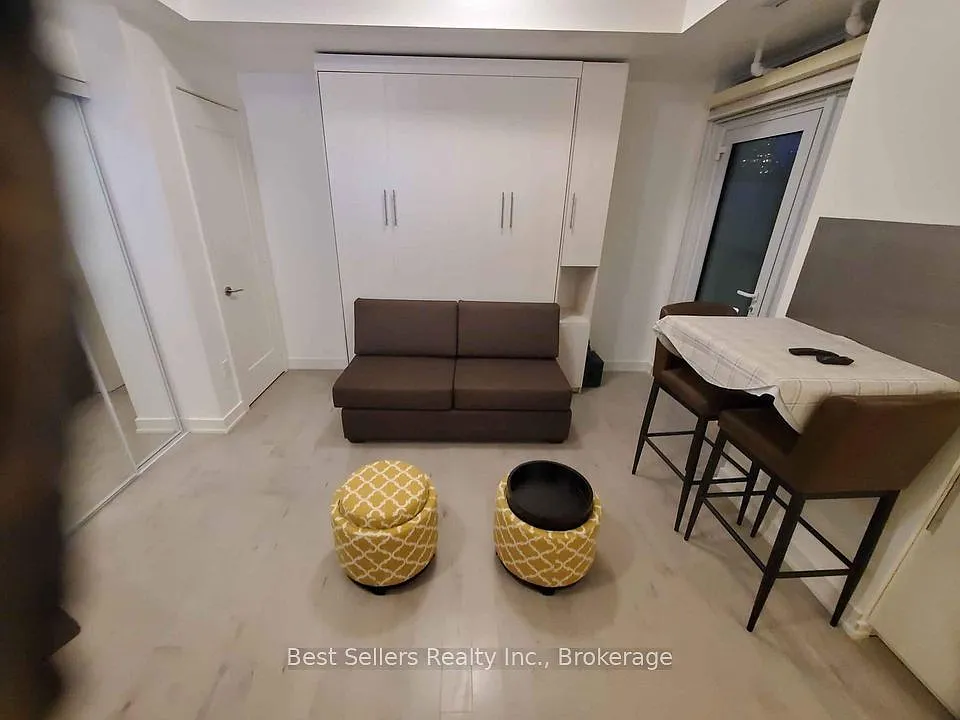 Studio, $2,150 — Photo 4