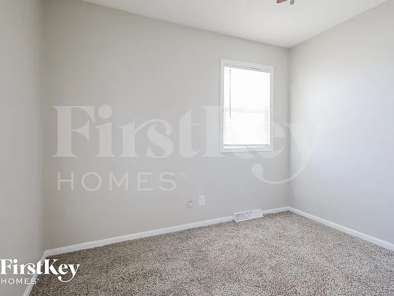 913 NE 113th Ter — Photo 11