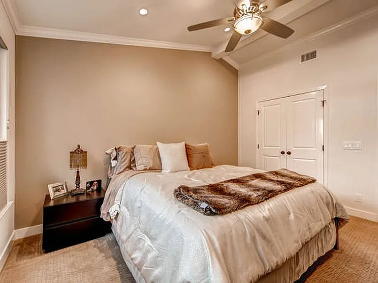 400 N Myers St N #24 — Photo 15